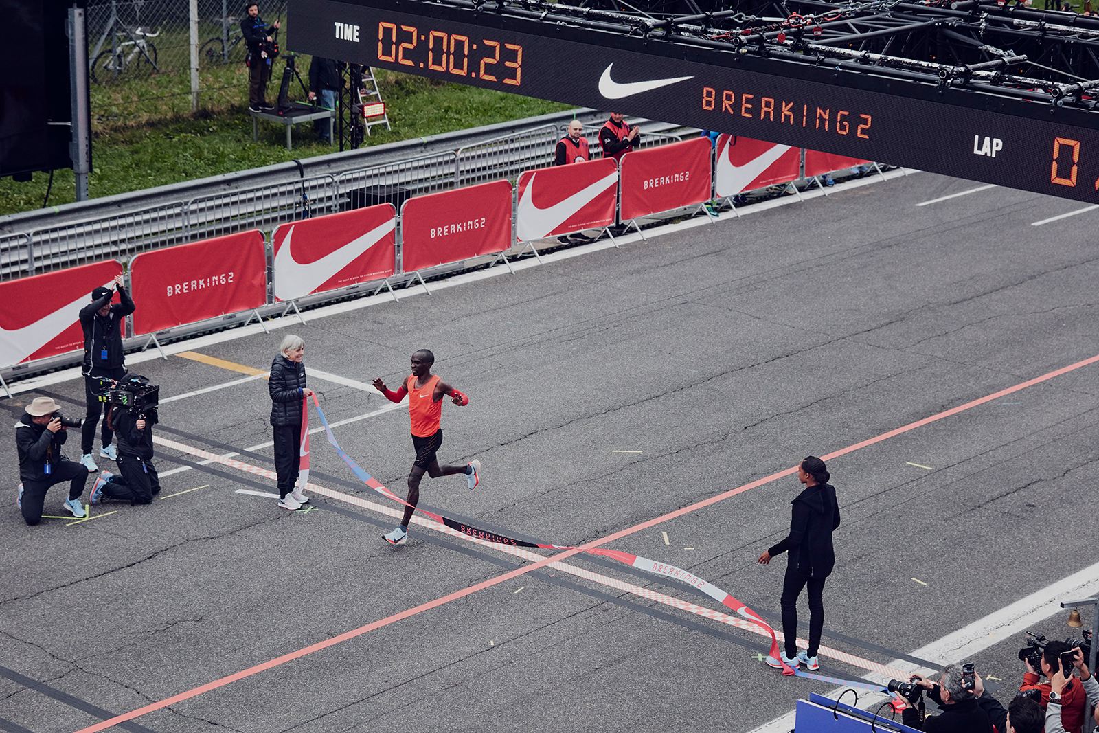 breaking 2 shoes nike